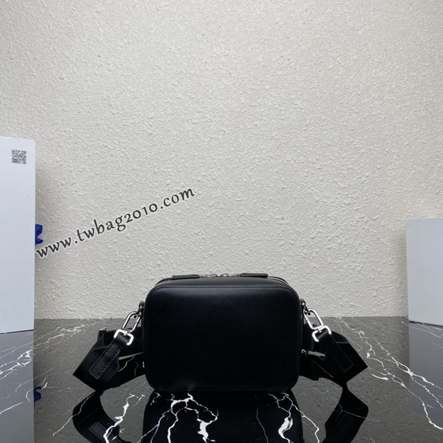 Prada專櫃新款相機包2VH070 普拉達新盒子造型相機包黑色皮革斜挎包 csp1732